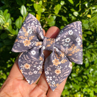 Gorgeous floral bows in perfect colours for fall