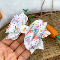 Adorable floral carrot bouquet bows, perfect for Easter!