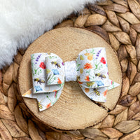 Beautiful wildflower and bee bows!