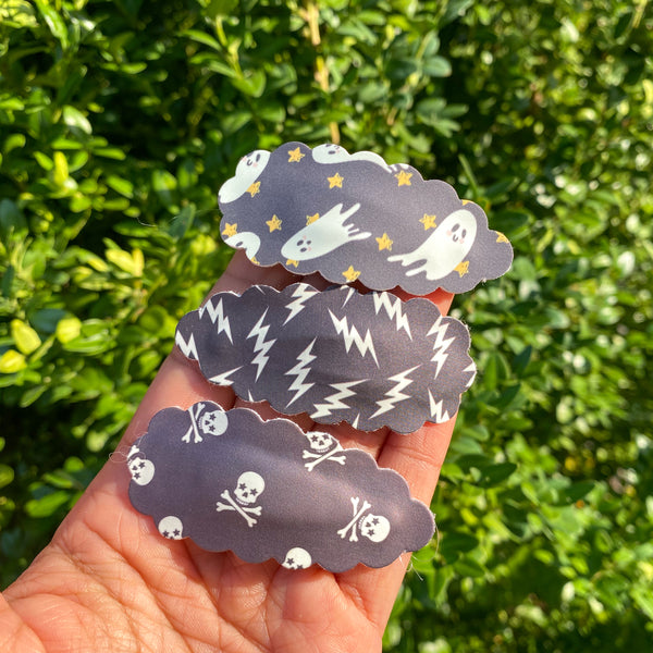 Glow in the dark Halloween print snap clips!