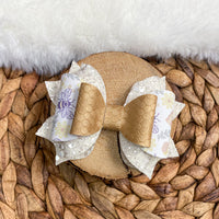 Gorgeous honeycomb and bee bows!