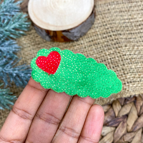 Adorable fuzzy grinch themed clips!