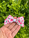 Sweet pink strawberry bows