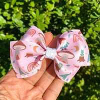 Adorable gnome print bows!