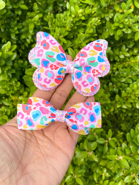 Bright and colourful leopard print bows!