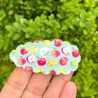 Adorable apple snap clips perfect for back to school!