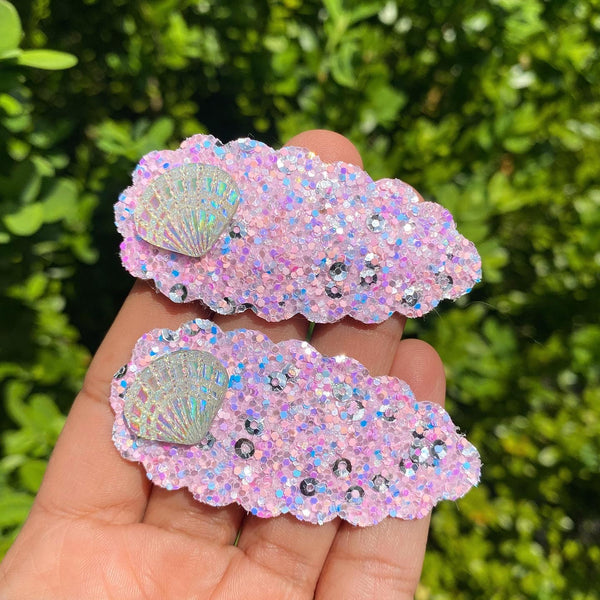 Super sparkly glitter snap clips with matching sparkly seashells!