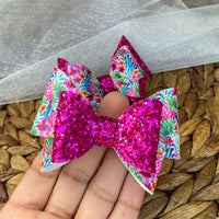 Bright and beautiful tropical print bows!