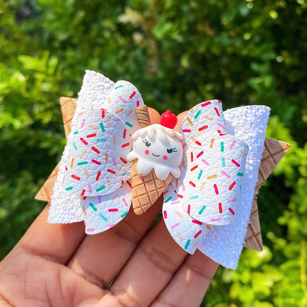 Adorable ice cream bows with Ice cream resins!