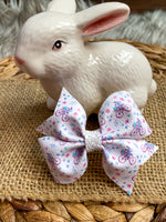 Adorable bicycle riding bunny bows, perfect for Easter!