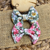 Beautiful vintage inspired floral bullet fabric bows