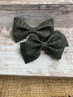 Gorgeous floral embossed bows in perfect colours for the holidays!