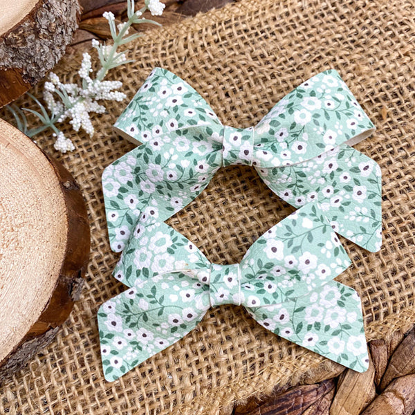 Beautiful green and white floral bows!