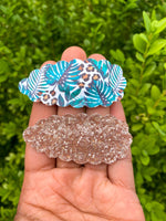 Gorgeous grown up glitter scalloped snap clips!
