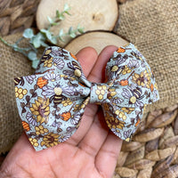 BEEutiful sunflower and bee bows!