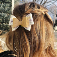 Gorgeous honeycomb and bee bows!