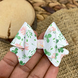Gorgeous floral clover bows, perfect for St Patrick's Day!