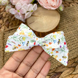 Beautiful wildflower and bee bows!