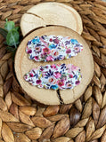Gorgeous floral scalloped snap clips!