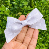 Gorgeous neutral linen daisy Lucy bows!