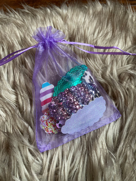 Snap clip surprise bags! Choose between scalloped, smooth or mixed!